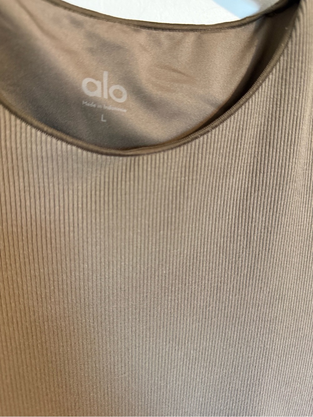 ALO Yoga Olive Tree Ribbed En Pointe Tank - Picture 2 of 3